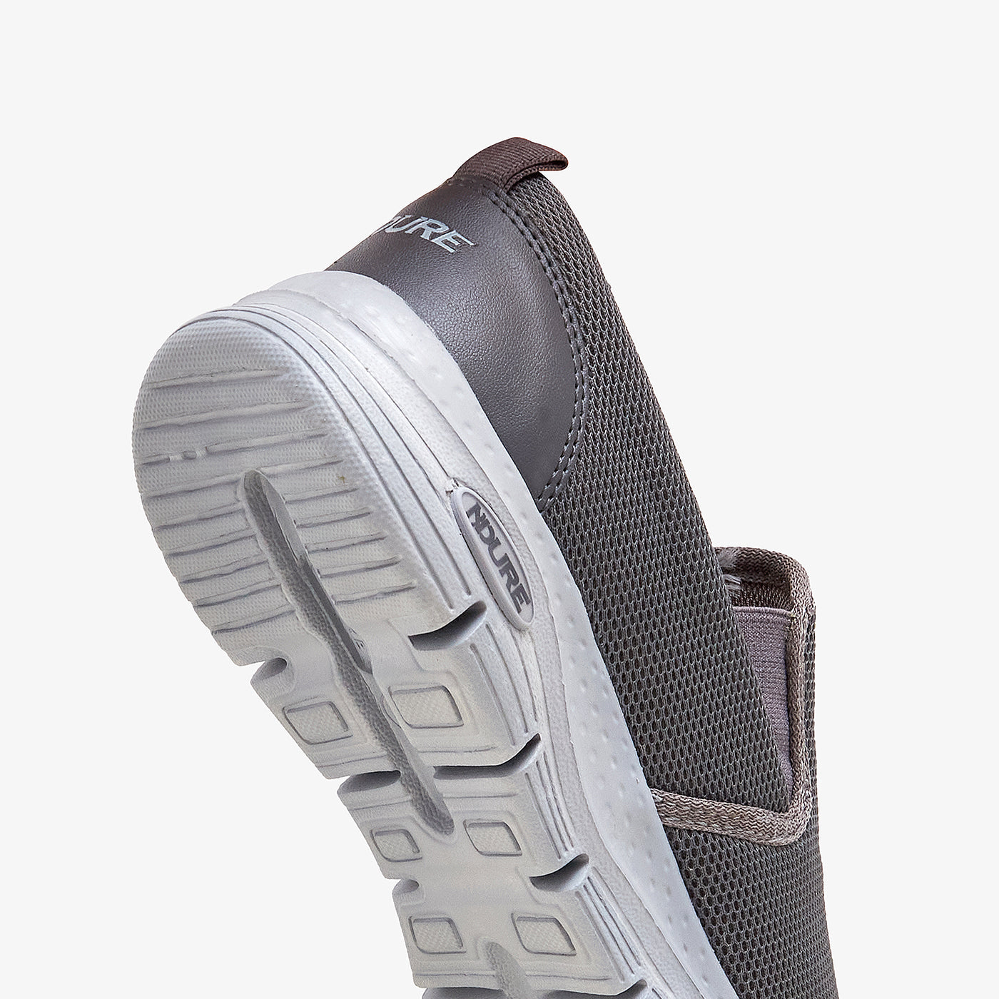 mens jogging sneakers