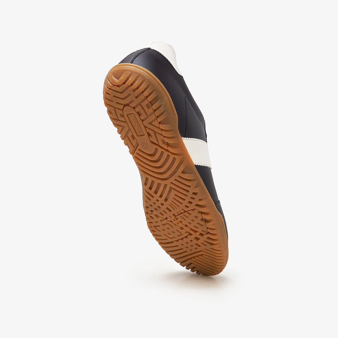 comfortable casual sneakers