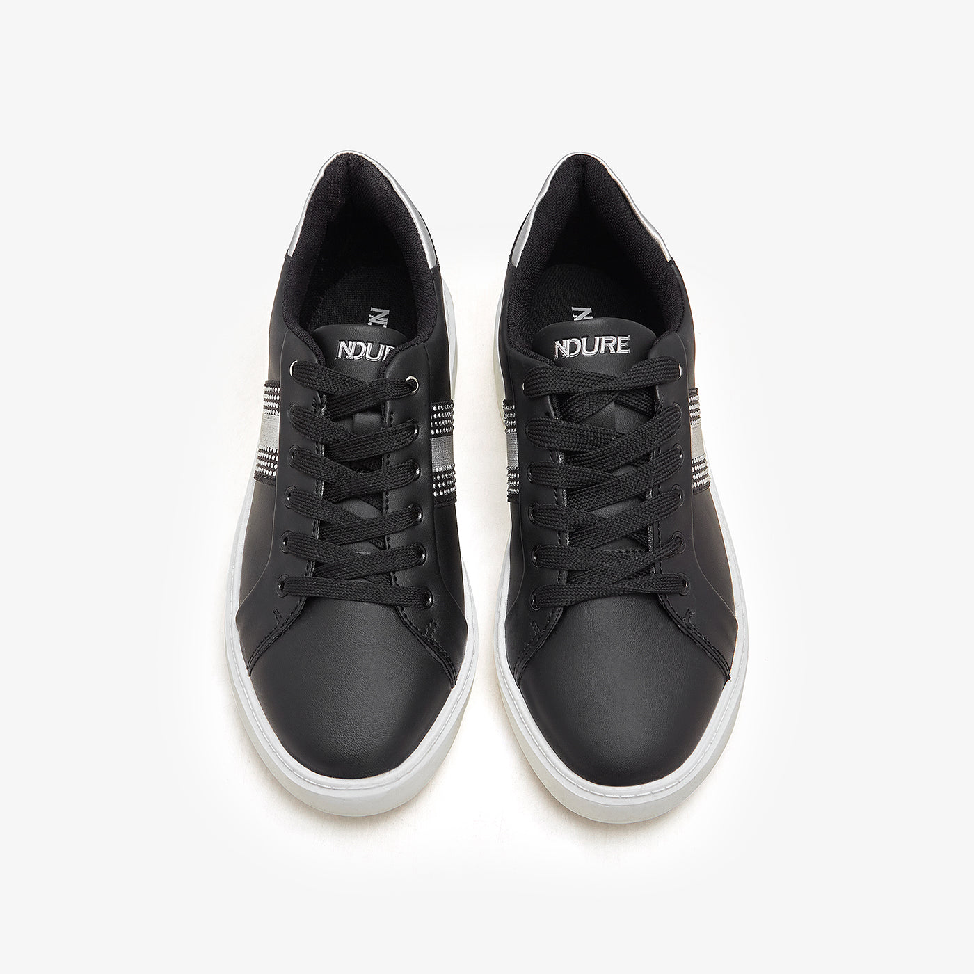 Women's Relaxed Fit Kicks